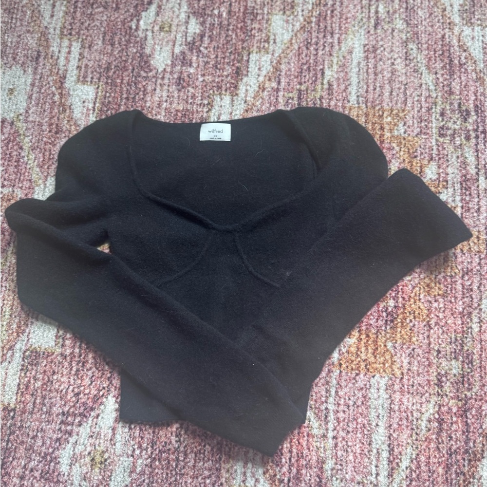 Aritzia Wilfred long sleeve size xs